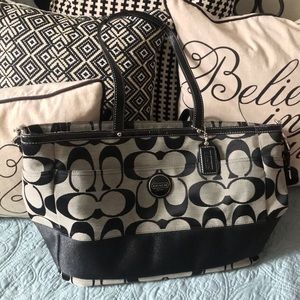 Coach Authentic signature tote/Diaper bag